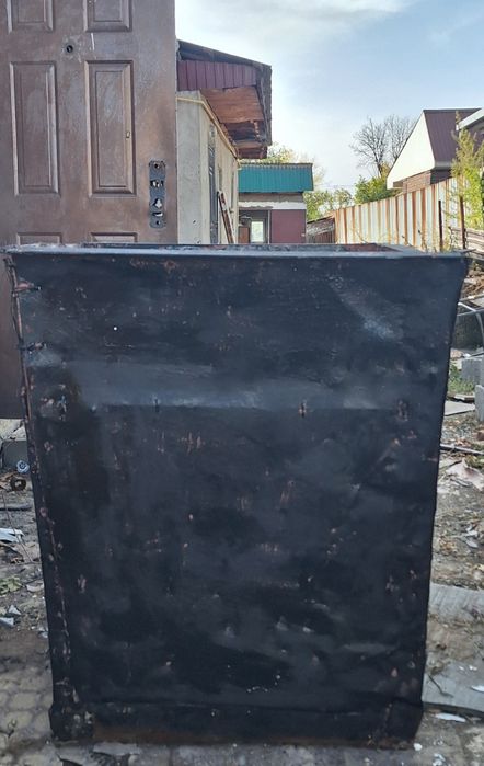 Продам мусорные контейнер усиленный каркас