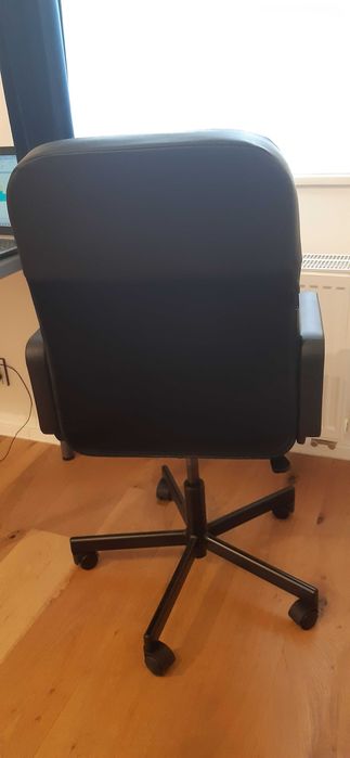 Офис стол, комбинация от кожа и плат