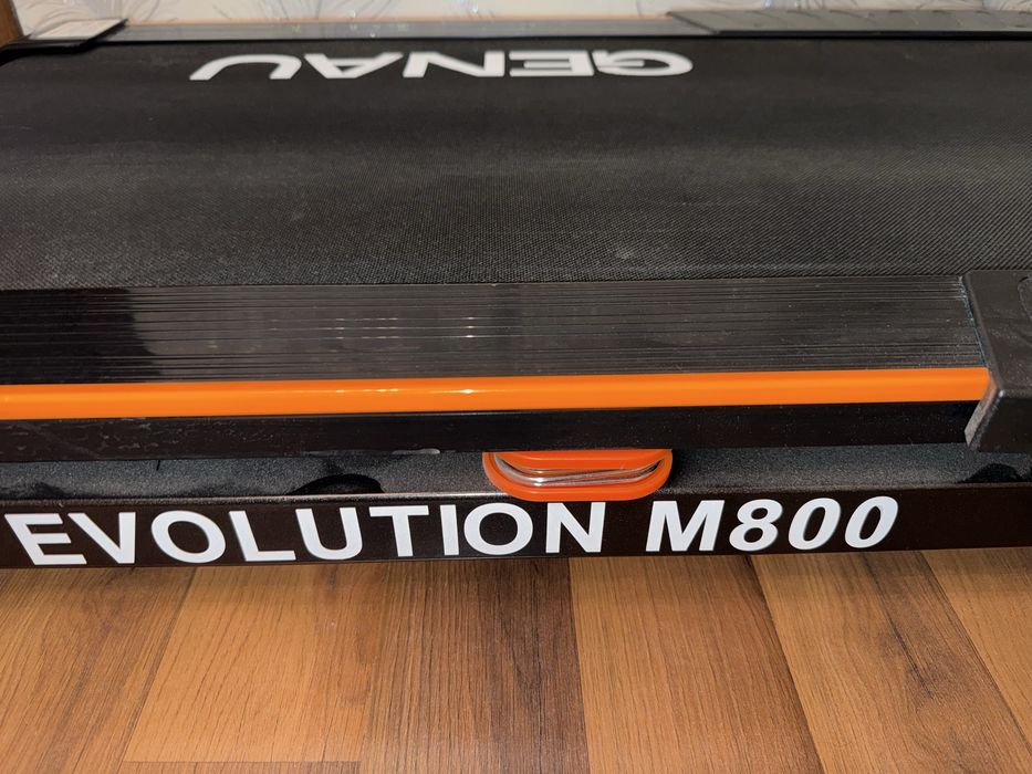 Беговая дорожка Genau Evolution M800