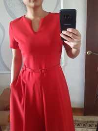 Продам  красное платье