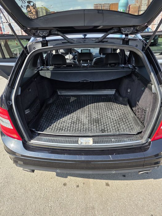 Se vinde Mercedes c 320