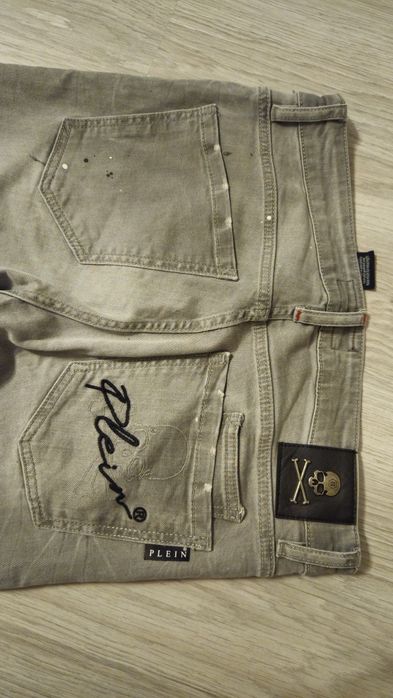 Blugi Philipp Plein, Ilegal Fight Club, straight cut, marimea 31
Sunt