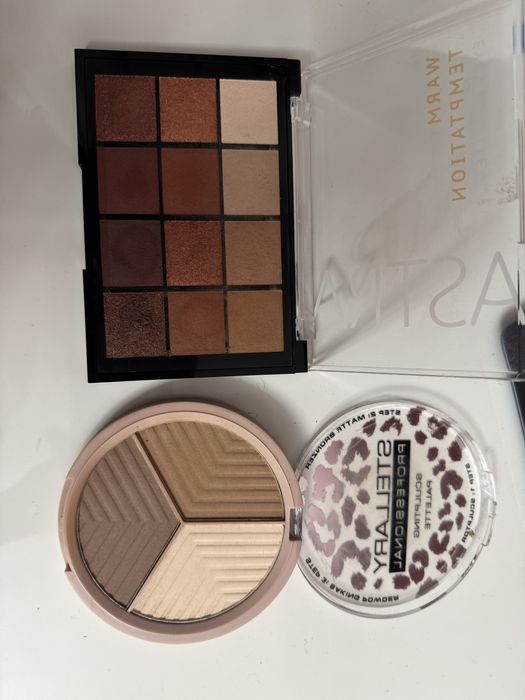 Косметика (Тени для глаз, Палетка для скульптурирования) Kosmetika