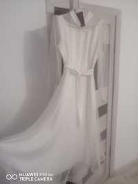 Продам платье белое нежное новое