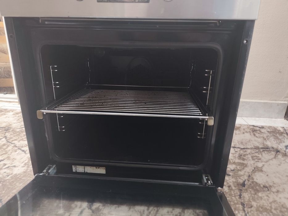 Продавам готварска печка Беко