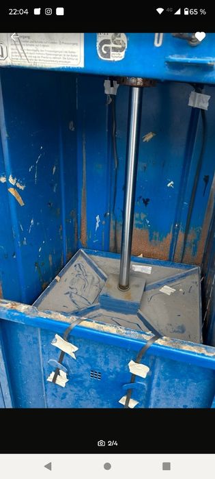 Vând presă carton, plastic etc.