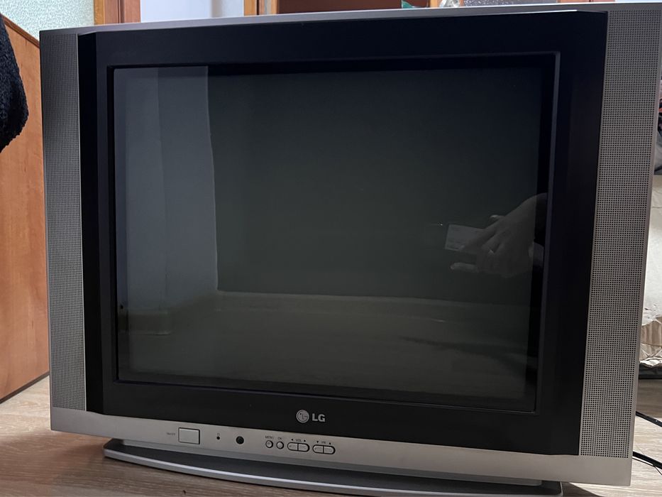 Продам кинескопный телевизор LG