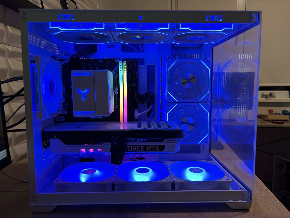 Бял Геймърски компютър i3 13100, RTX3060Ti, 16ram, 512 Ssd , 700W