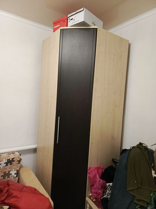 Продаю угловой шкаф