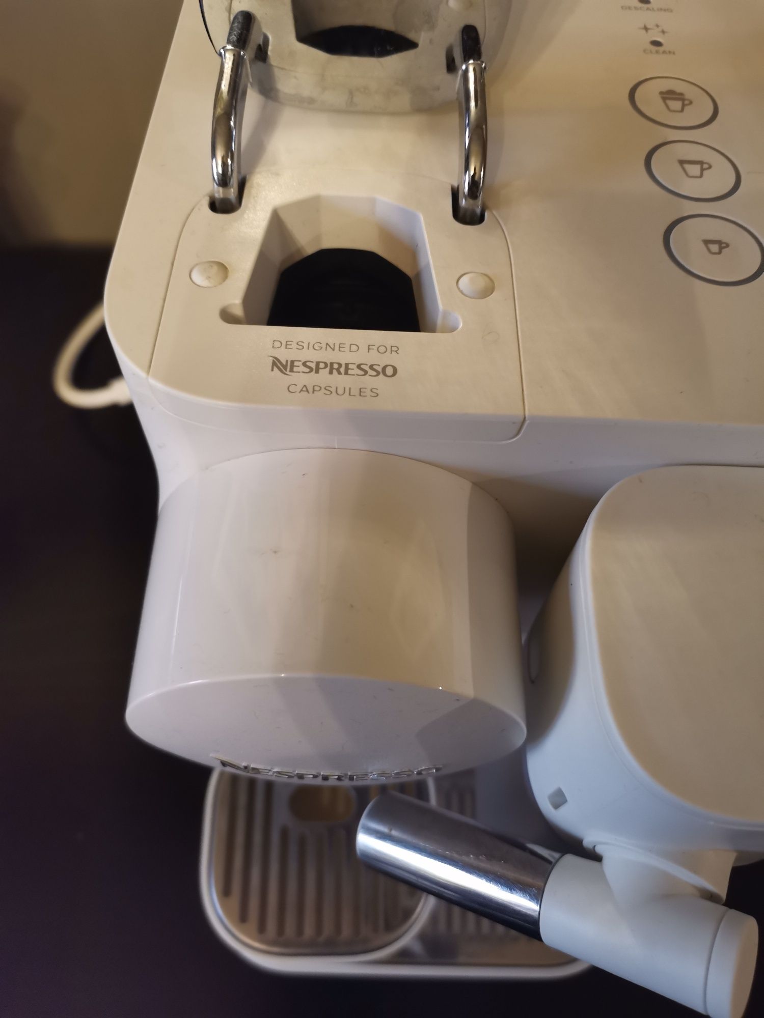 Espresor Nespresso DeLonghi Lattissima