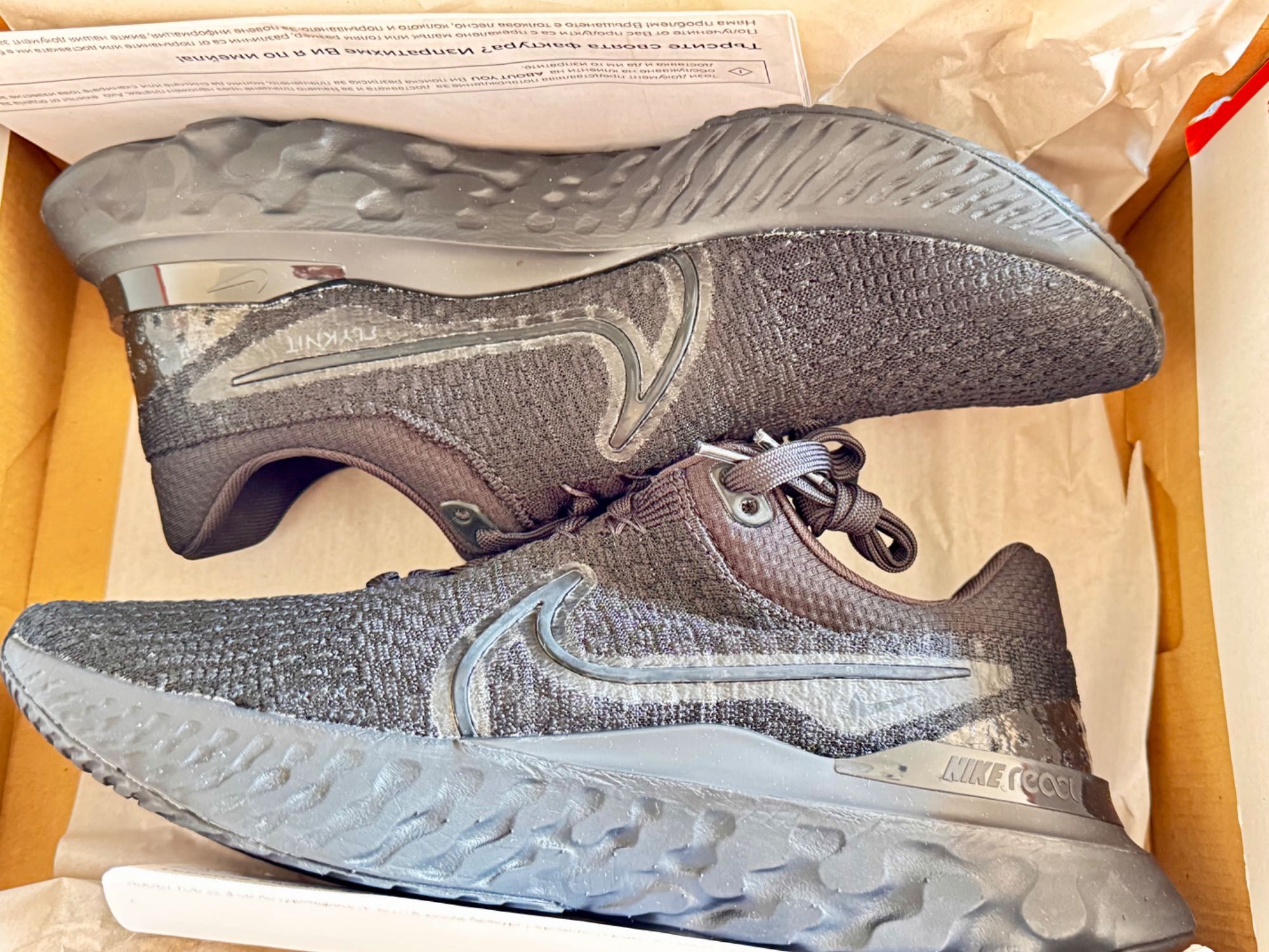 Nike React Infinity Run
Flyknit 3 "Triple Black" 42.5 eu