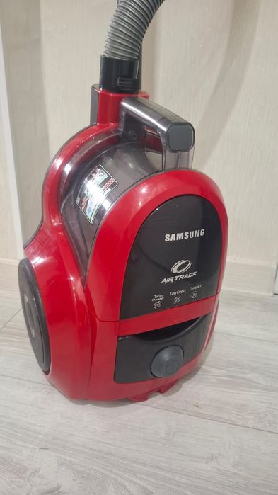 Срочно продам пылесос