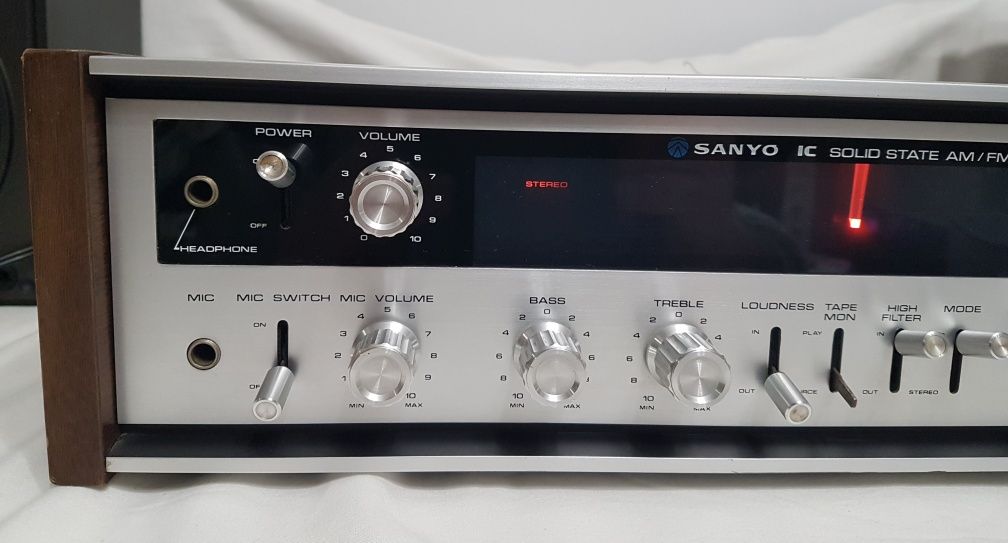 Amplificator vintage Hi fi  Sanyo DCX 2300L