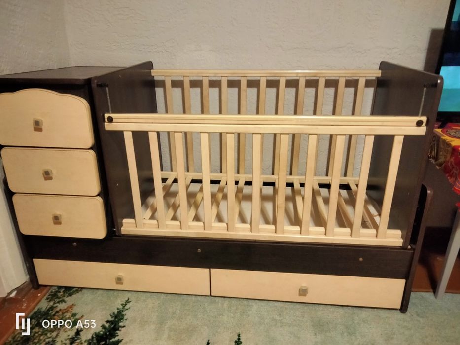 Кроватка 2 в 1  в хорошем