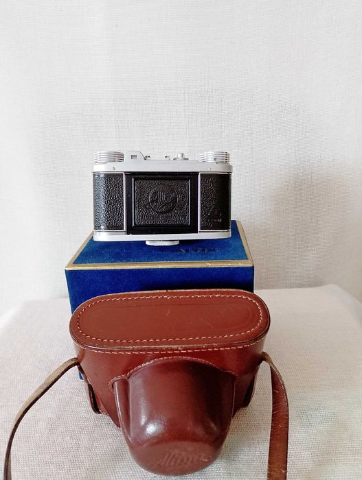 Meyer-Optik Gorlitz Trioplan 50/2.9 + Altix + luxury box