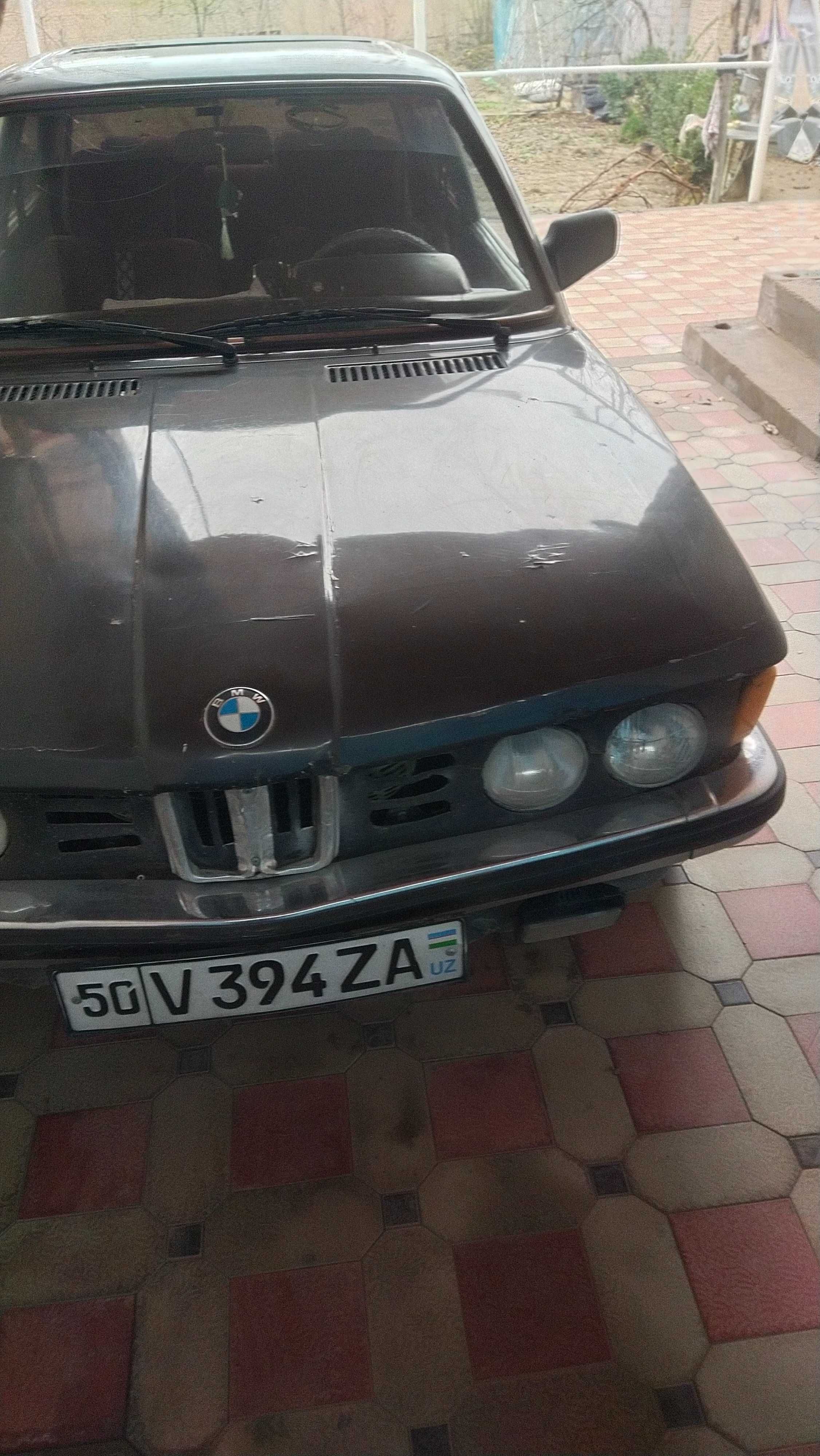BMW 323i yurib turgan dizel
