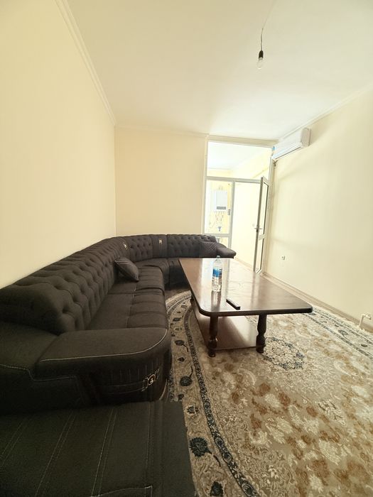 Qorasuv 158 dom 48 m2 hama narsalari bilan