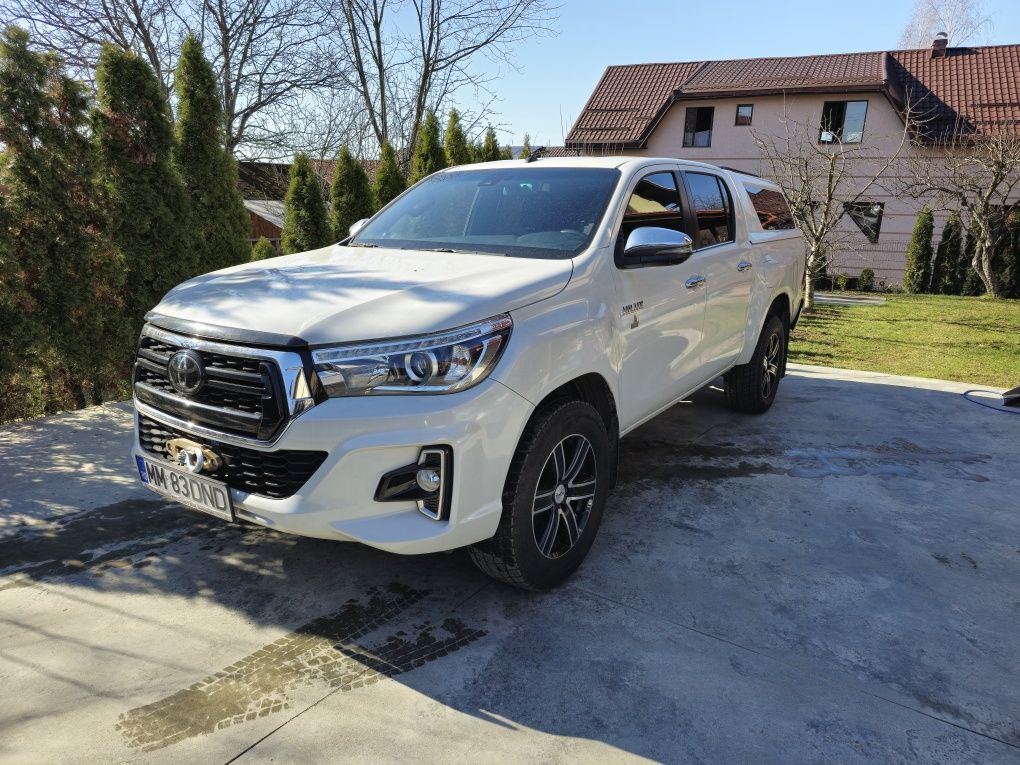 Toyota  Hilux  Revo 2.4