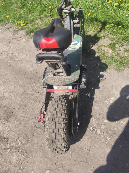 Vând trotineta electrica