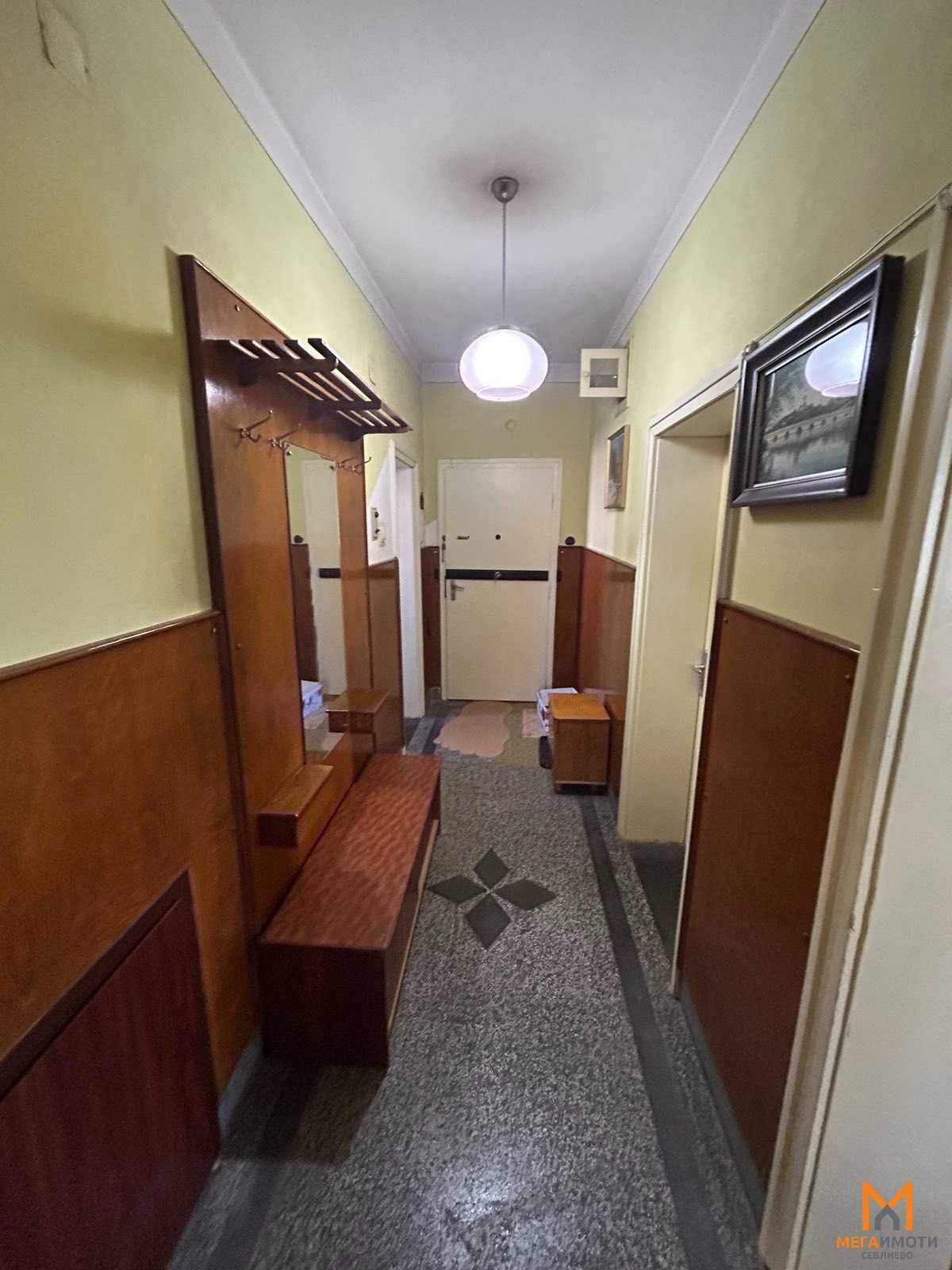 Продава 4-стаен апартамент в гр.Севлиево