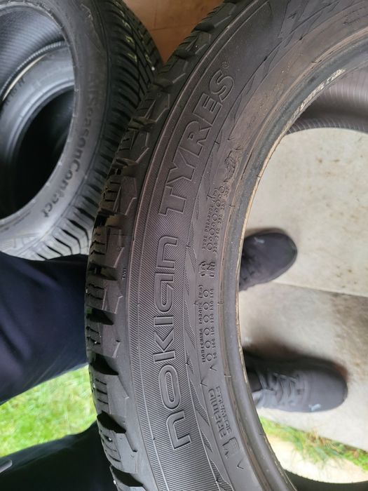 4бр 275/45/20 и 305/40/20 нокиан много запазени малко карани като нови