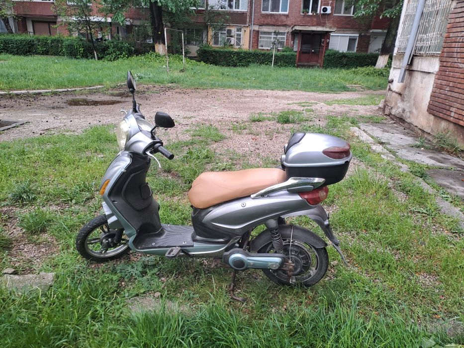 Vând scuter electric