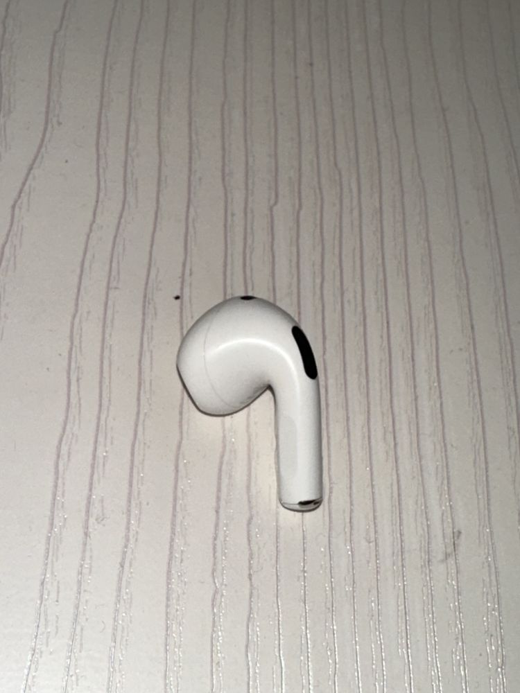 Airpods 3 левое ухо