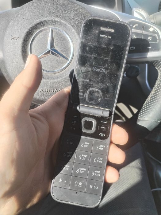 Nokia 2720 flip arzon narxda sotiladi