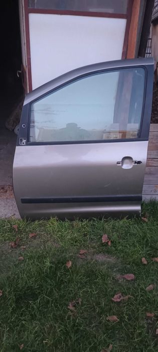 De vănzare portiere pt. față+ spate { Ford Galaxy -Volkswagen Sharan }