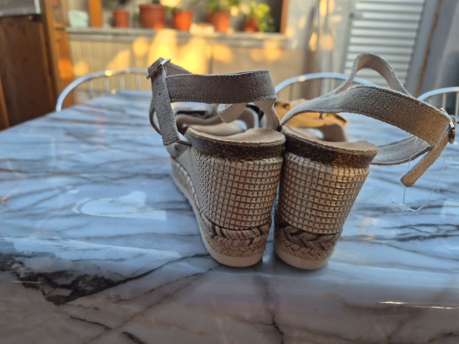 Дамски сандали. Нови