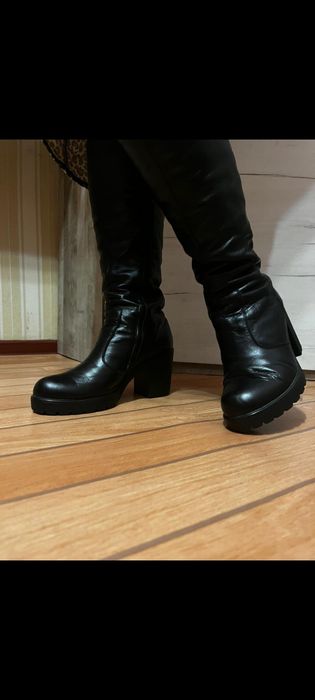 Сапоги женские, кожаные.