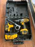Dewalt sutofiletanta bormasina pe⁸ baterii