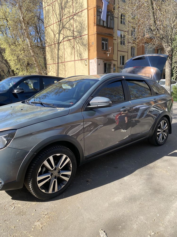 Диска Лада Веста R17 с шинами Lassa