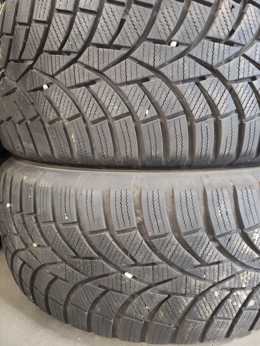 2бр.зимни гуми 235/55/17 Toyo