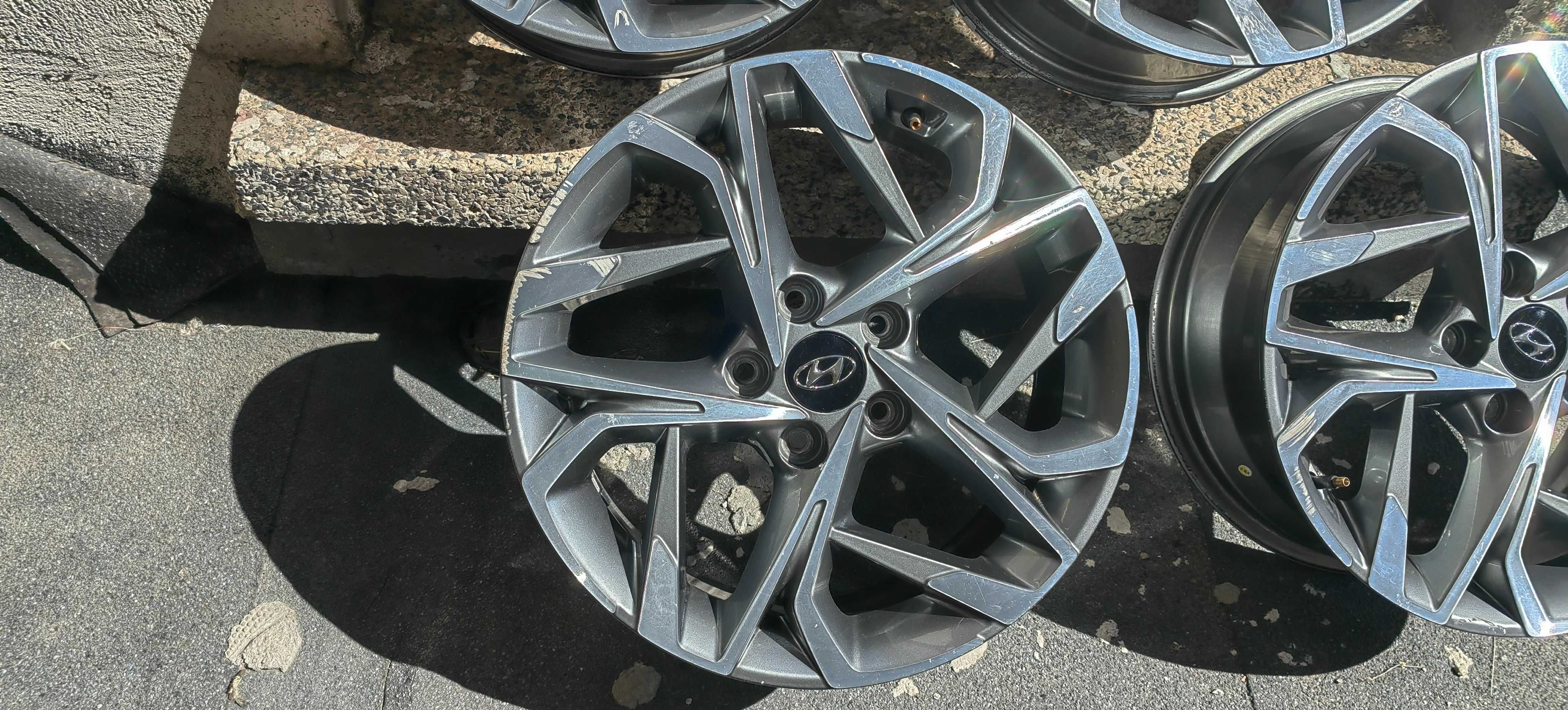 Оригинални джанти за Hyundai 17 цола 5x114.3 7Jx17 ET 48