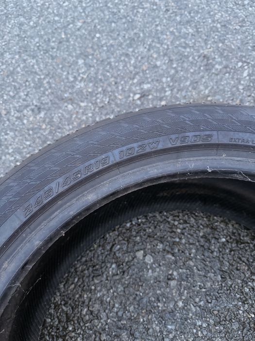 Anvelope de iarna 275/40/19 si 245/45/19