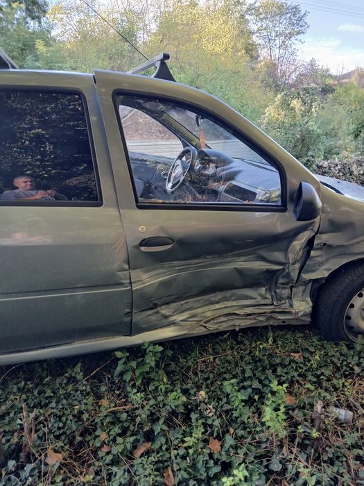 Vând Dacia Logan 1.4