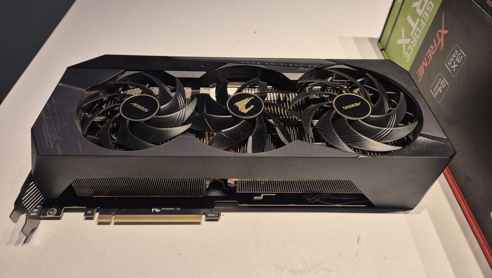 Видео карта Gigabyte Aorus Xtreme RTX 3090
