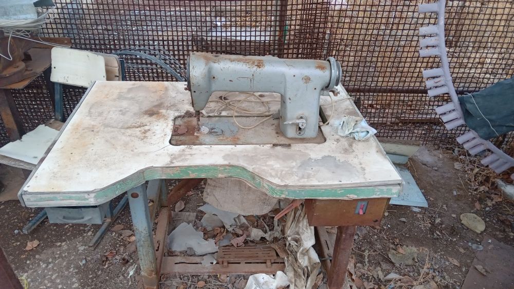 Швейная машина электрическая