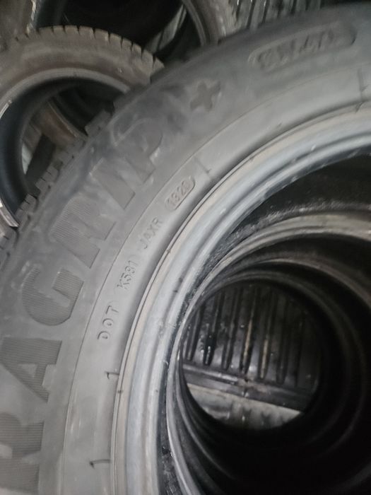 Гуми 235/65/17 дот20