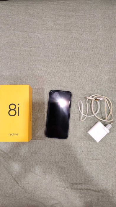 Realme 8i в хорошем состоянии