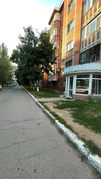 сдам в аренду 2 коммерческих  помещения