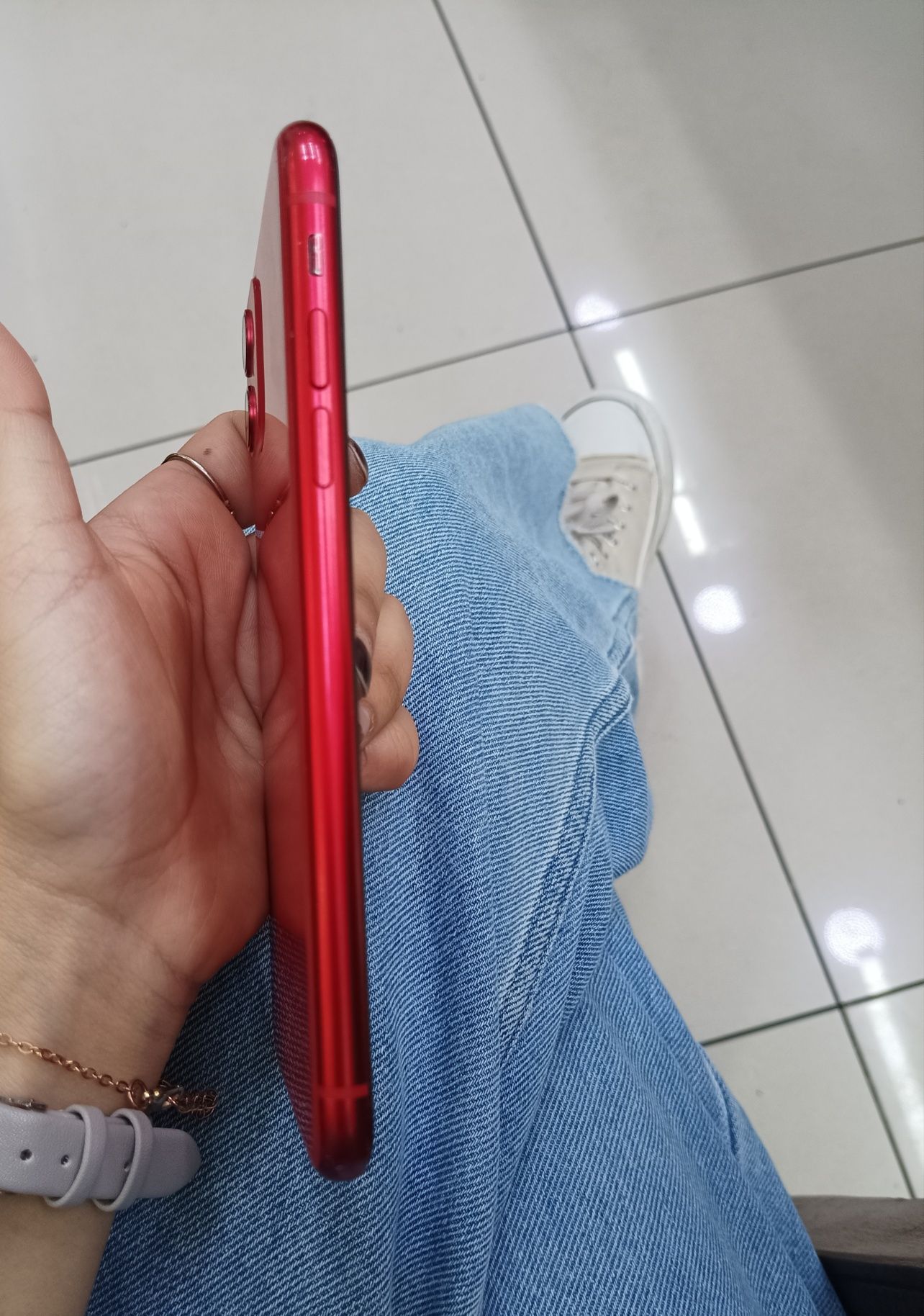 Iphone 11 ideal  .