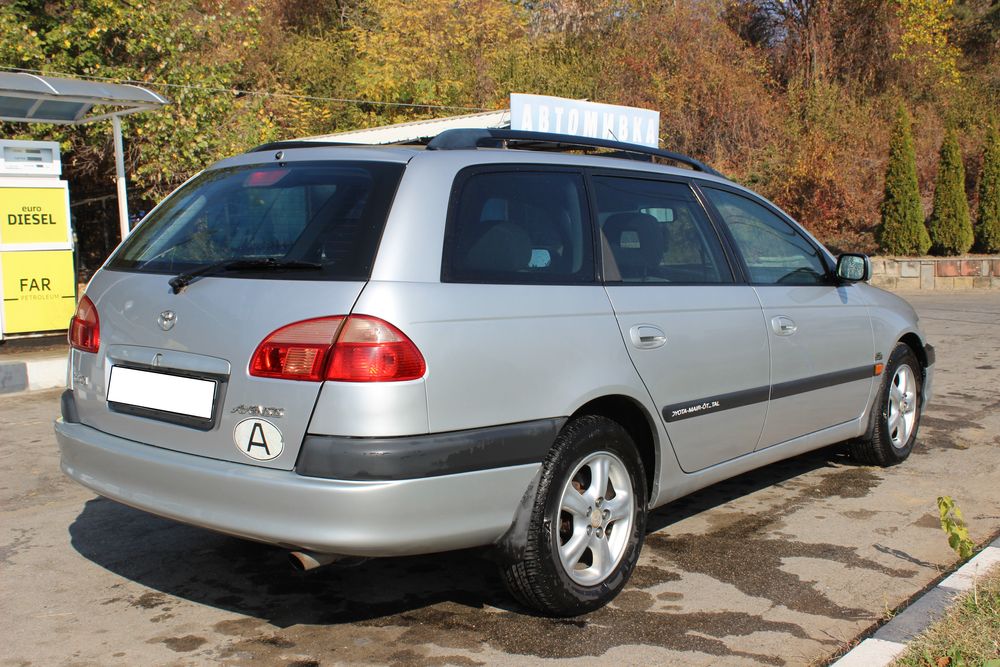 НА ЧАСТИ!! Тойота/Toyota Avensis/ Авенсис Комби 2000 D4D
