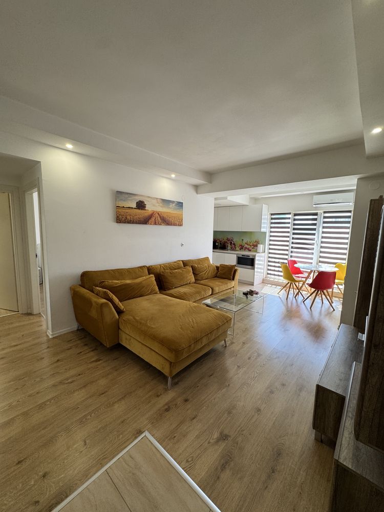 Apartament Spatios 3 camere Cosmopolis