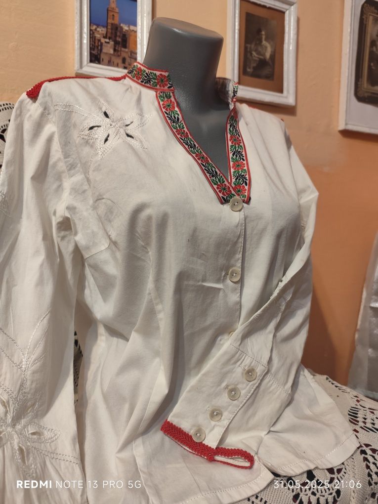 Женска национална ризаКопринена риза старинна