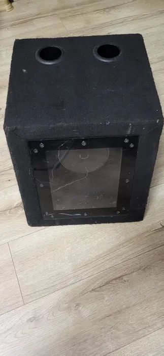 Vand subwoofer auto