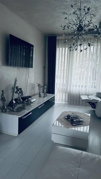 Дава се под наем Тристаен апартамент в Пловдив, Мараша - 120 кв.м за 750 € - Снимка #1