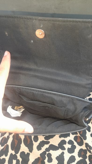 Vând gentuta neagra superba