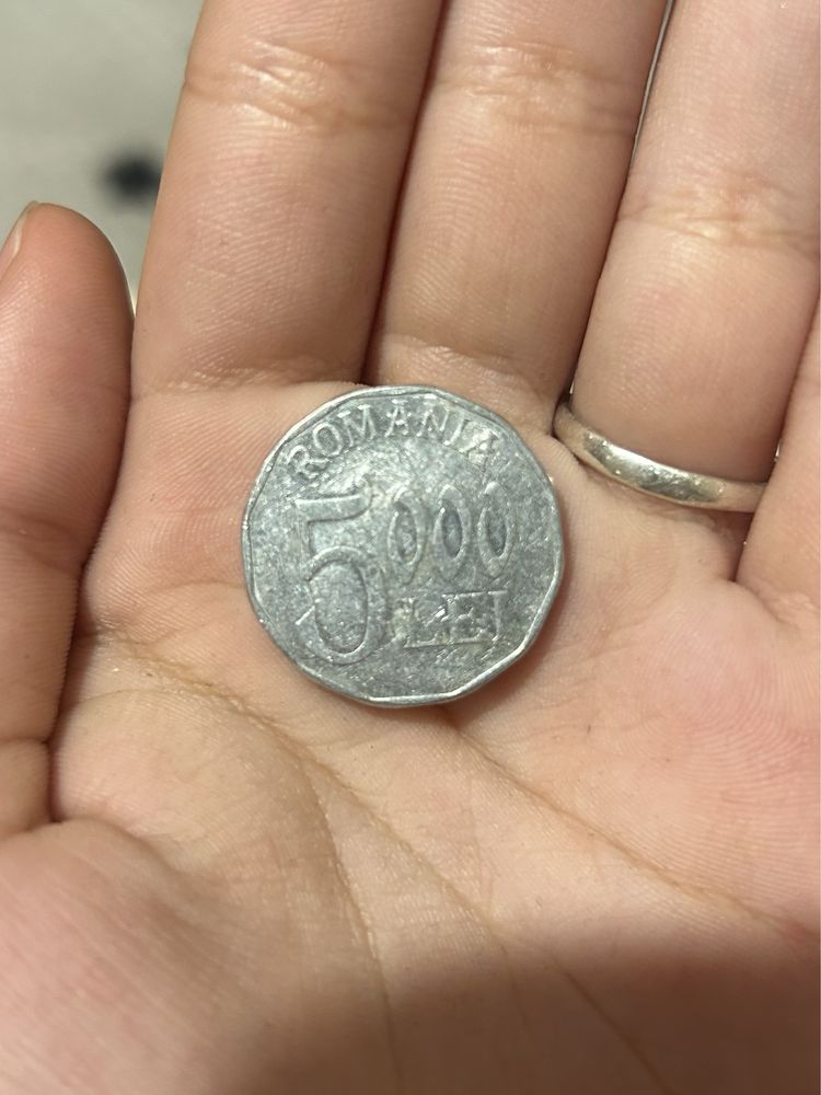 Moneda 5000 de lei